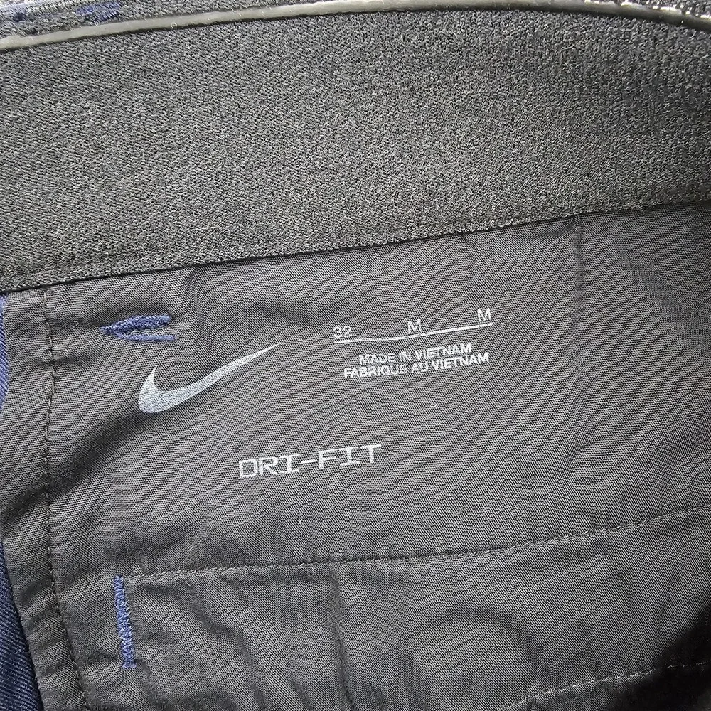 Nike Dri-FIT Performance Shorts Men's 32 Navy Stretch Flat Front Chino Casual
